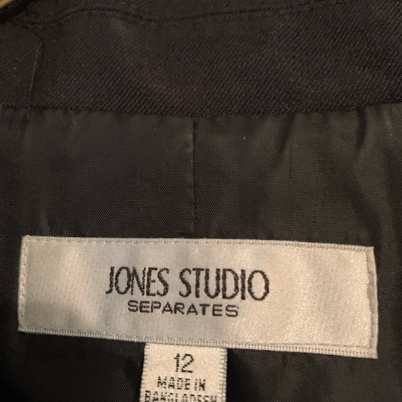 Jones Studio Suit - Picture 3 of 6